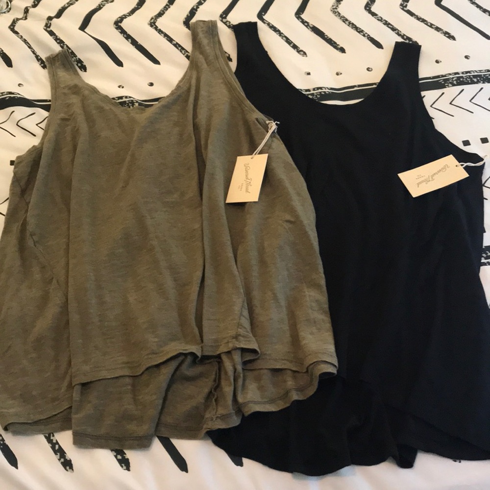 Bundle of 2 Flowy Universal Thread Tank Tops